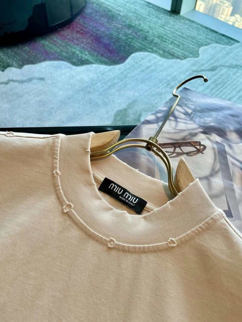 Miu Miu T-Shirts Comfortable 160157