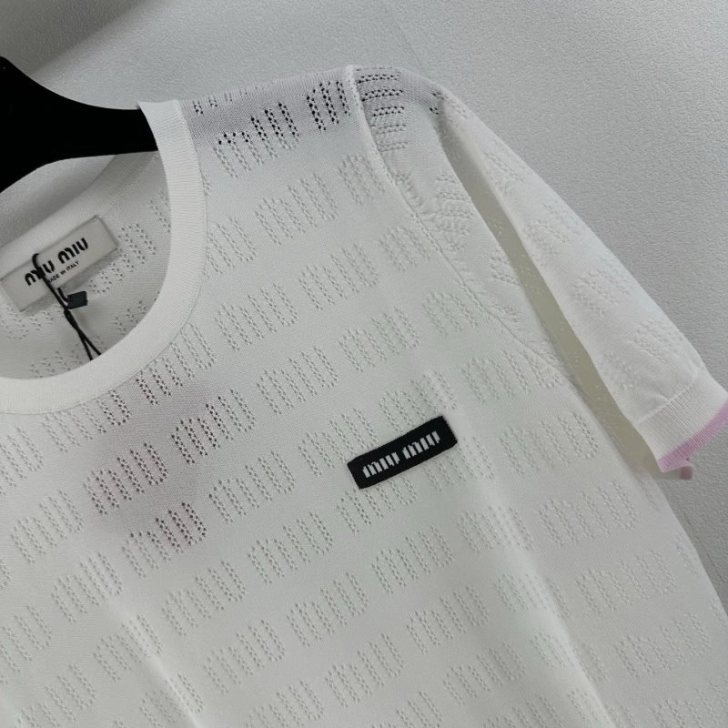 Breathable Miu Miu T-Shirts 154426