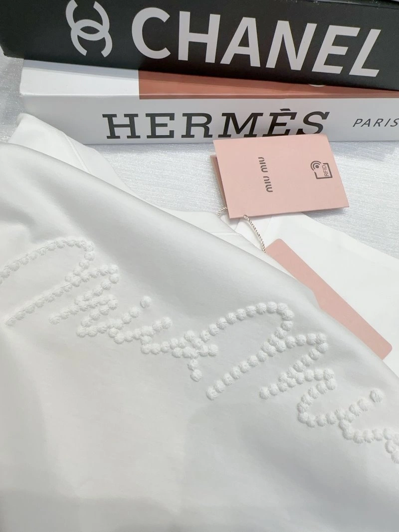Breathable Miu Miu T-Shirts 154411