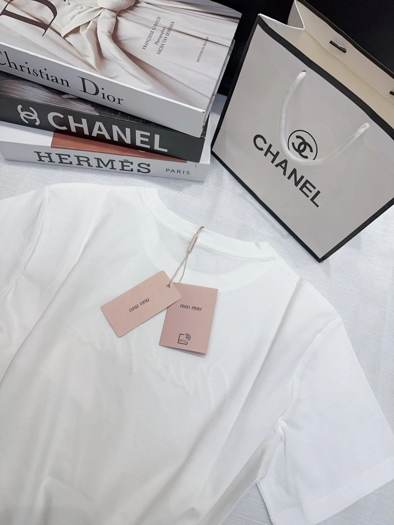 Breathable Miu Miu T-Shirts 154411