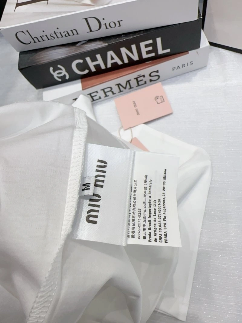 Breathable Miu Miu T-Shirts 154411