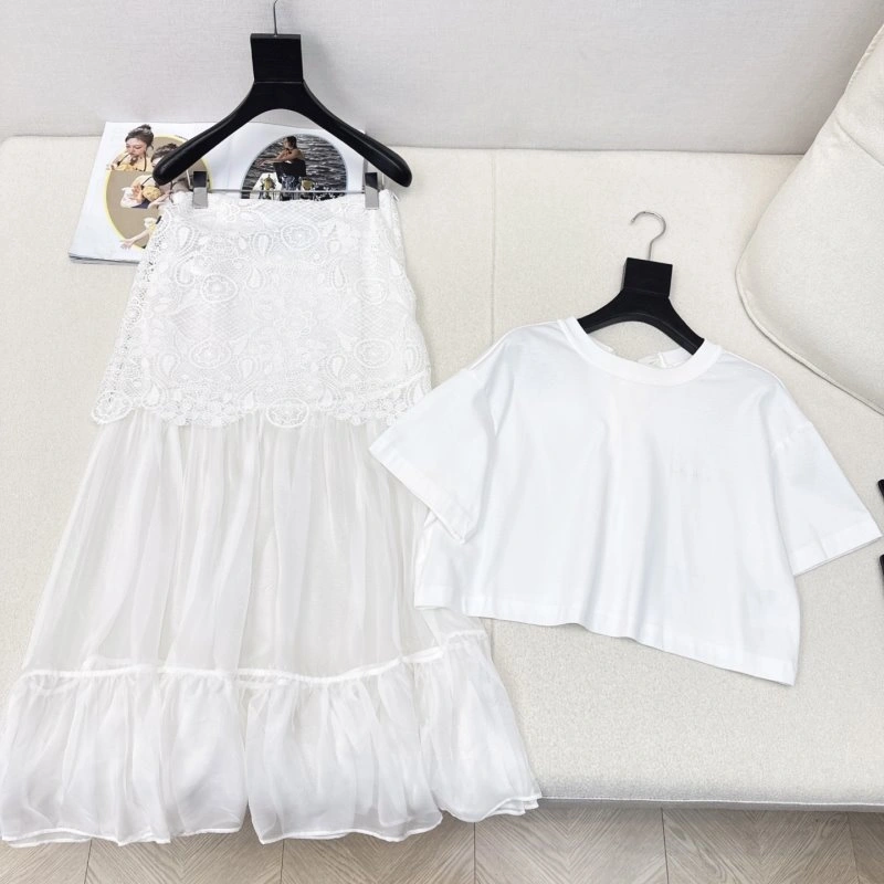 Trendsetting Miu Miu T-Shirts 154391