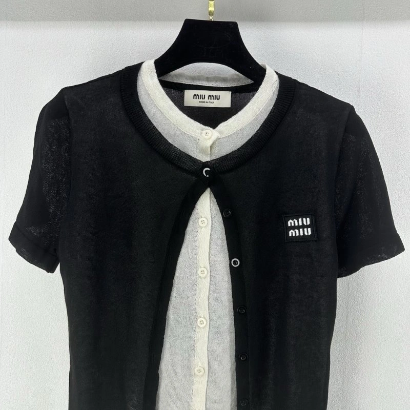 Miu Miu T-Shirts Youthful 154390