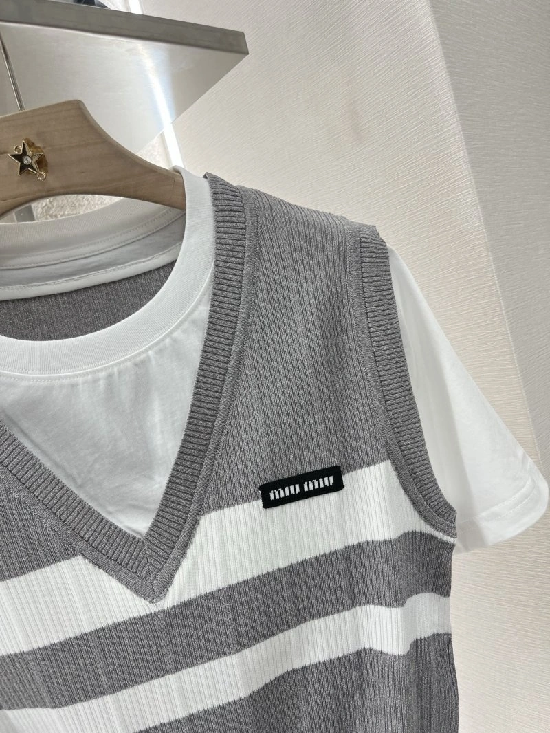 Miu Miu T-Shirts Snug 154387