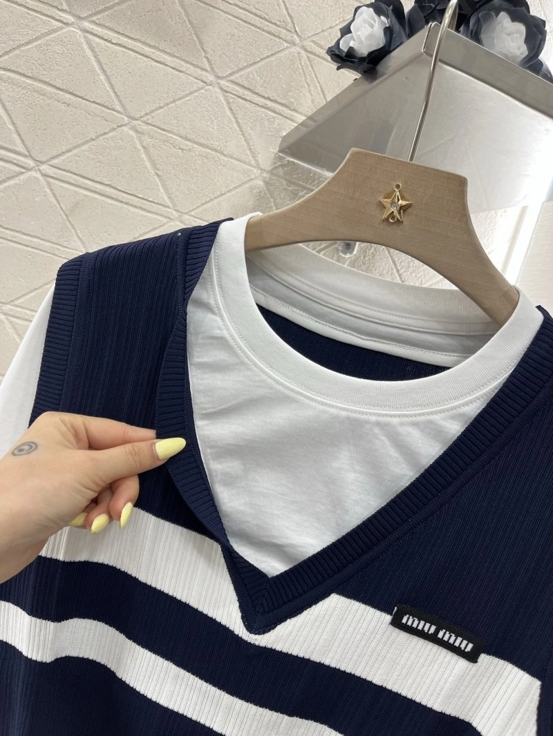 Miu Miu T-Shirts Efficient 154435