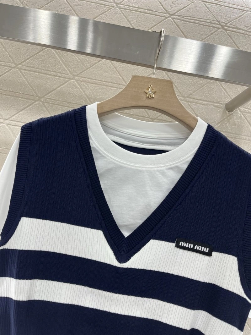 Miu Miu T-Shirts Efficient 154435