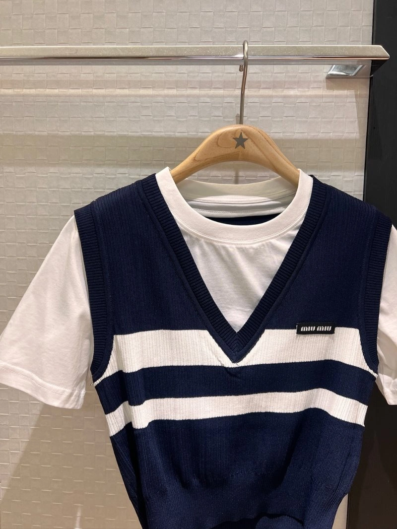 Miu Miu T-Shirts Durable 154386