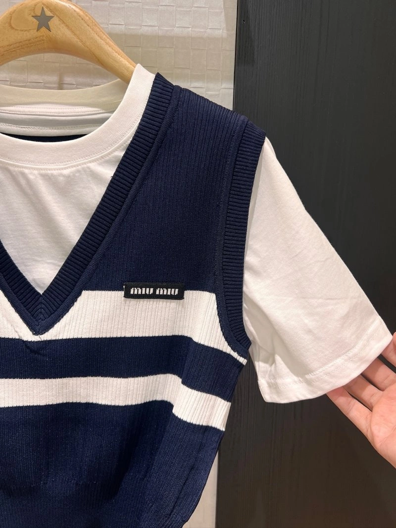 Miu Miu T-Shirts Durable 154386