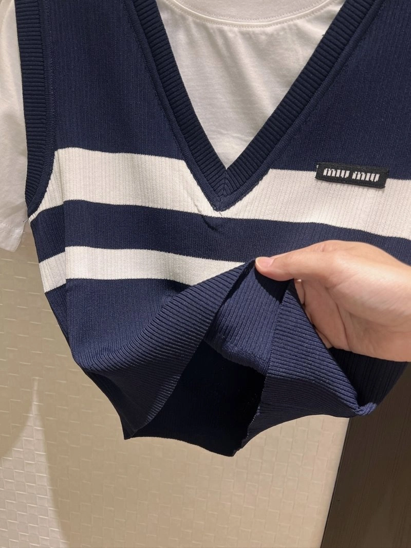 Miu Miu T-Shirts Durable 154386