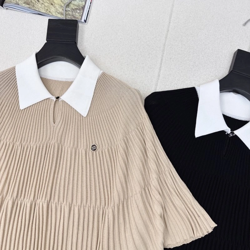 Miu Miu T-Shirts Sophisticated 154364