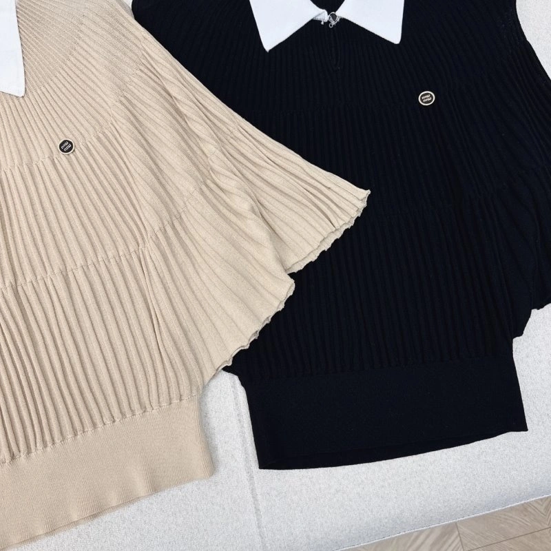 Miu Miu T-Shirts Sophisticated 154364