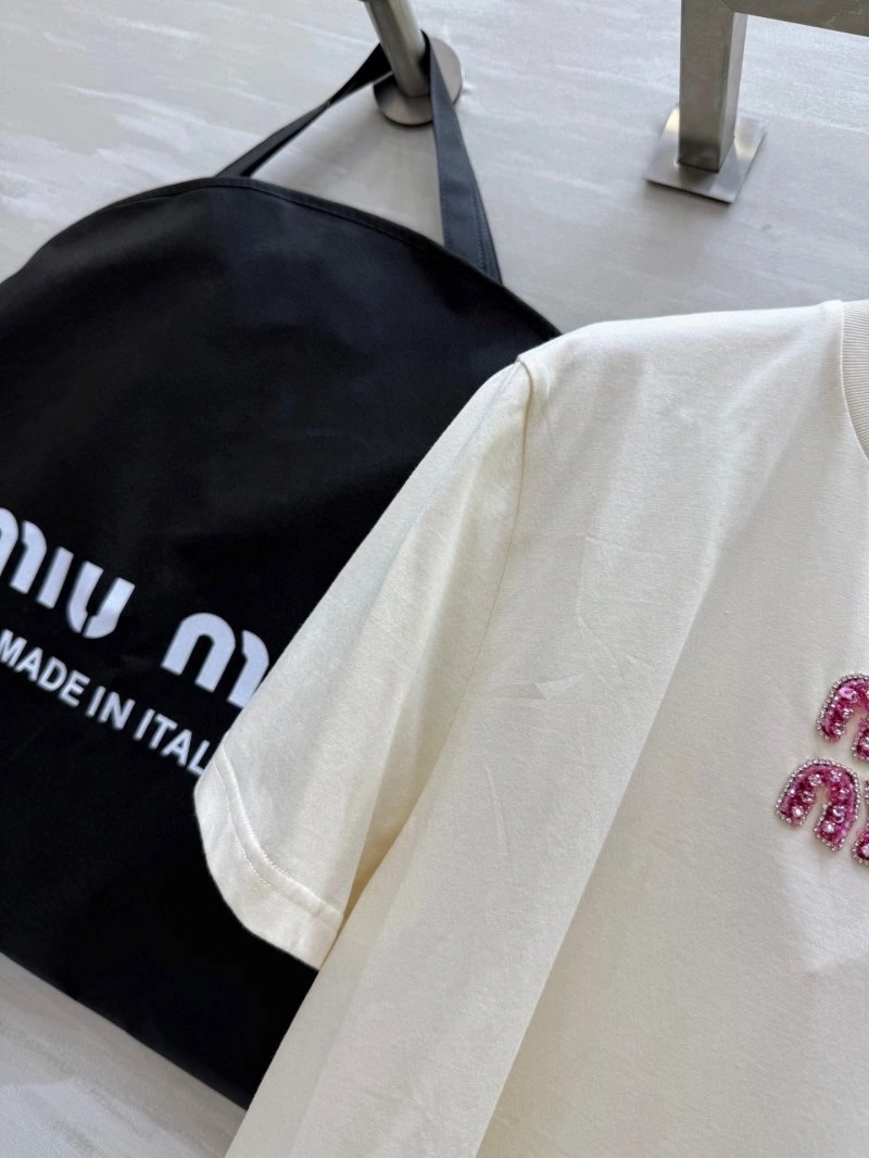 Miu Miu T-Shirts Comfortable 152999