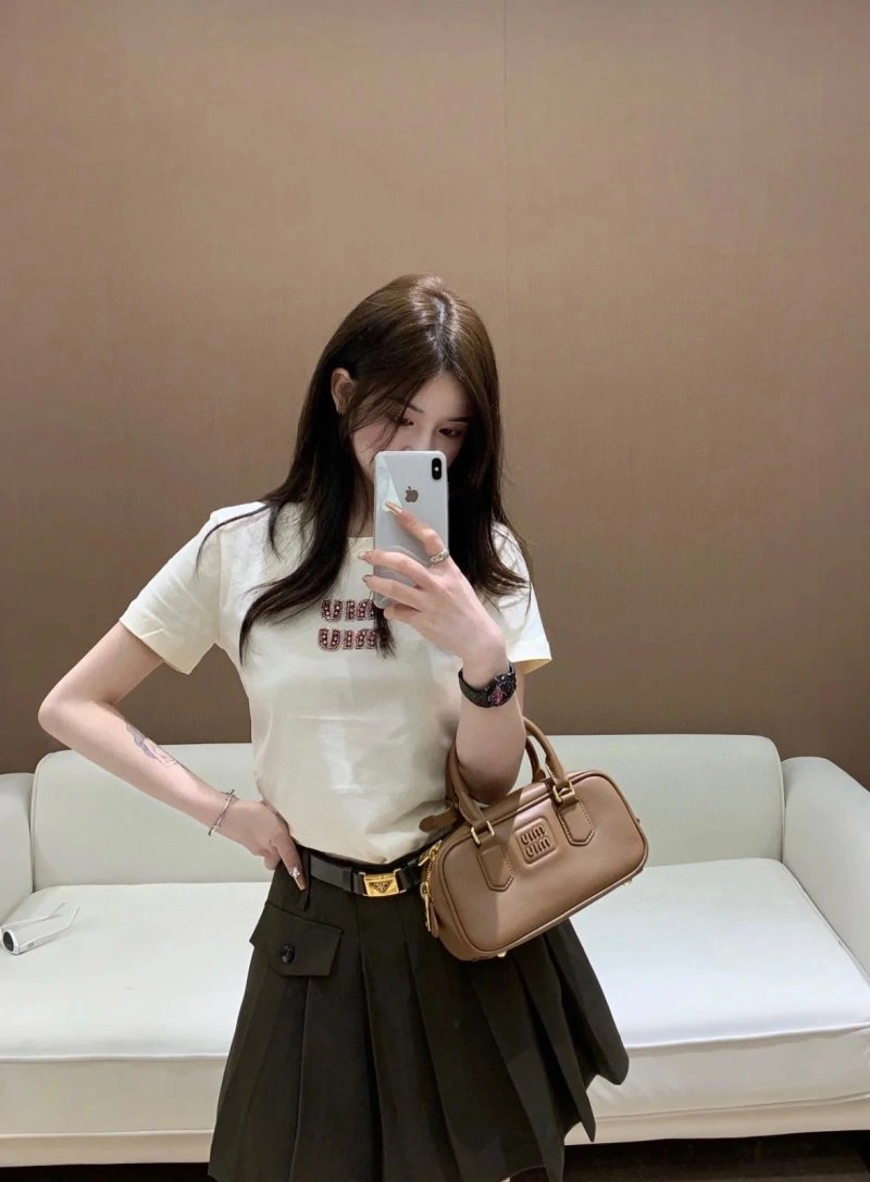 Miu Miu T-Shirts Comfortable 152999