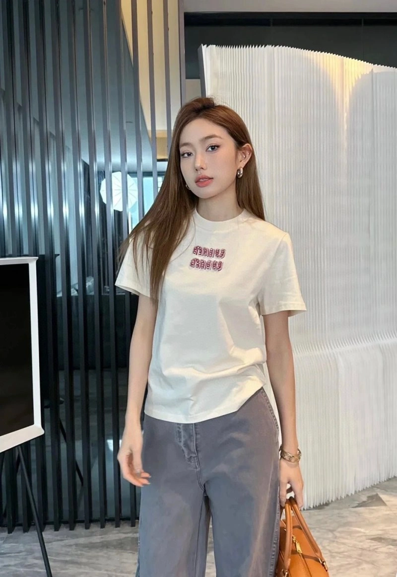 Miu Miu T-Shirts Comfortable 152999
