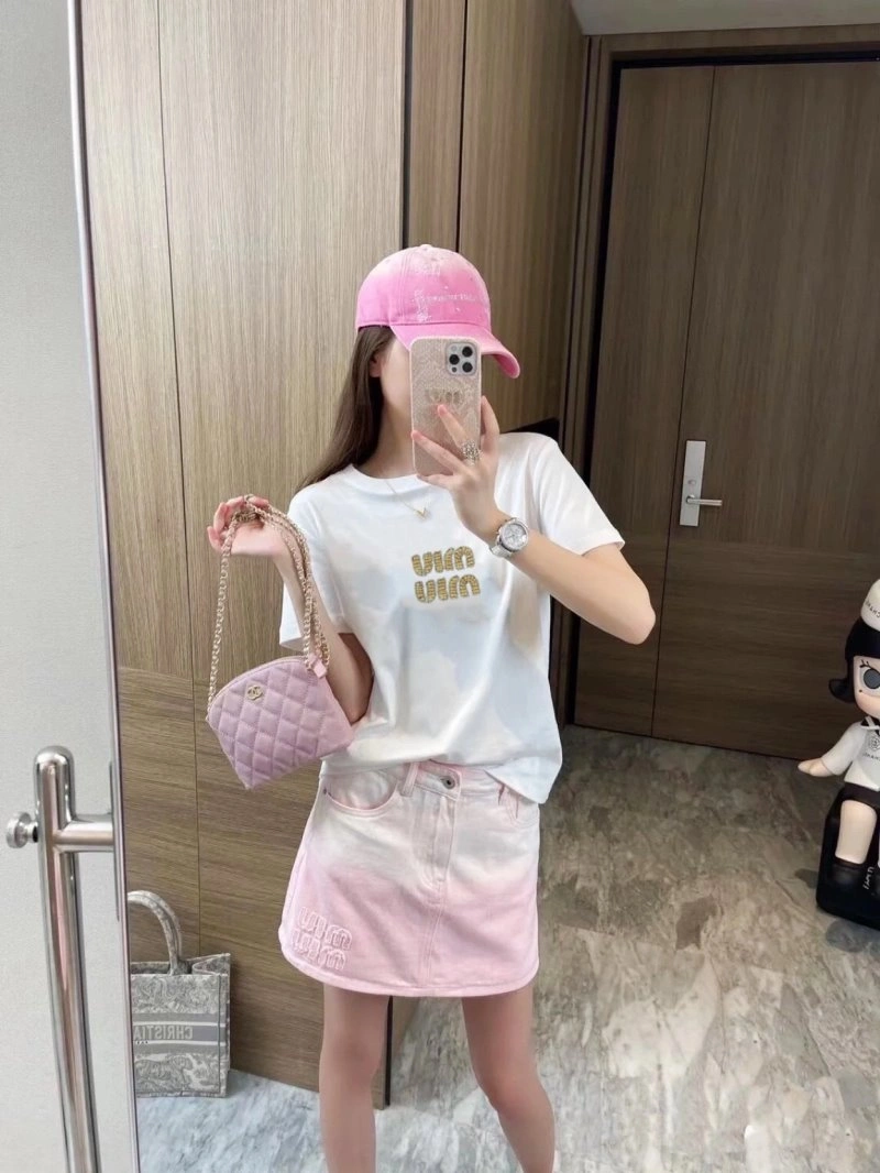 Miu Miu T-Shirts AllSeason 152981