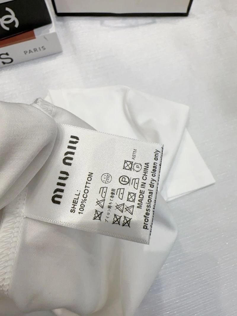 Miu Miu T-Shirts AllSeason 152981