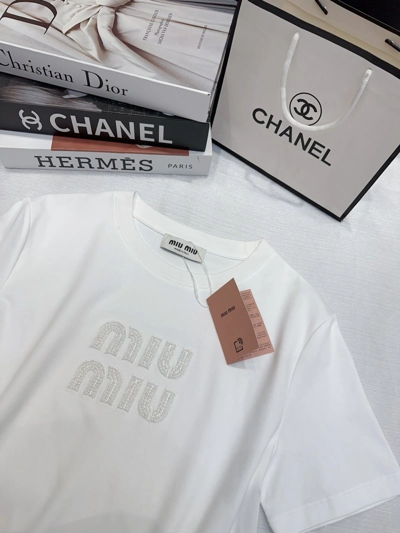 Miu Miu T-Shirts Minimalist 152980