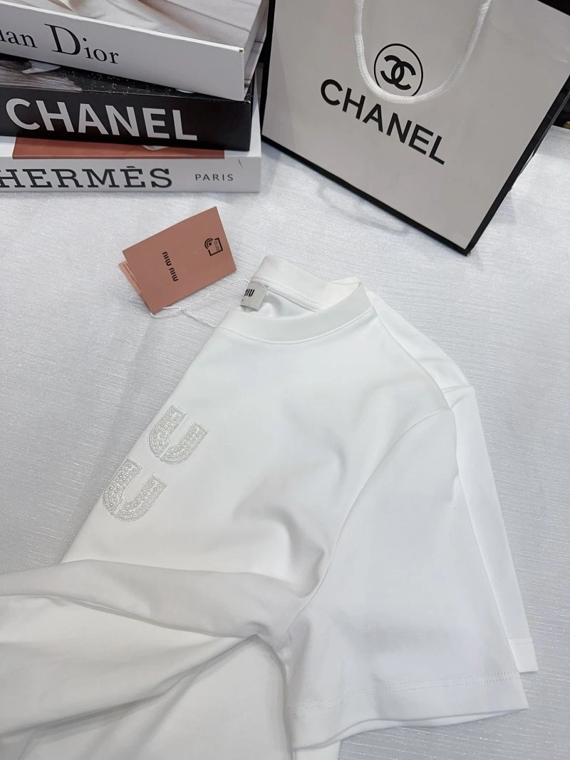 Miu Miu T-Shirts Minimalist 152980