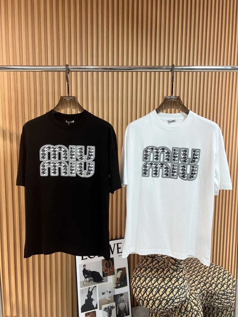 Miu Miu T-Shirts ModernLook 158230