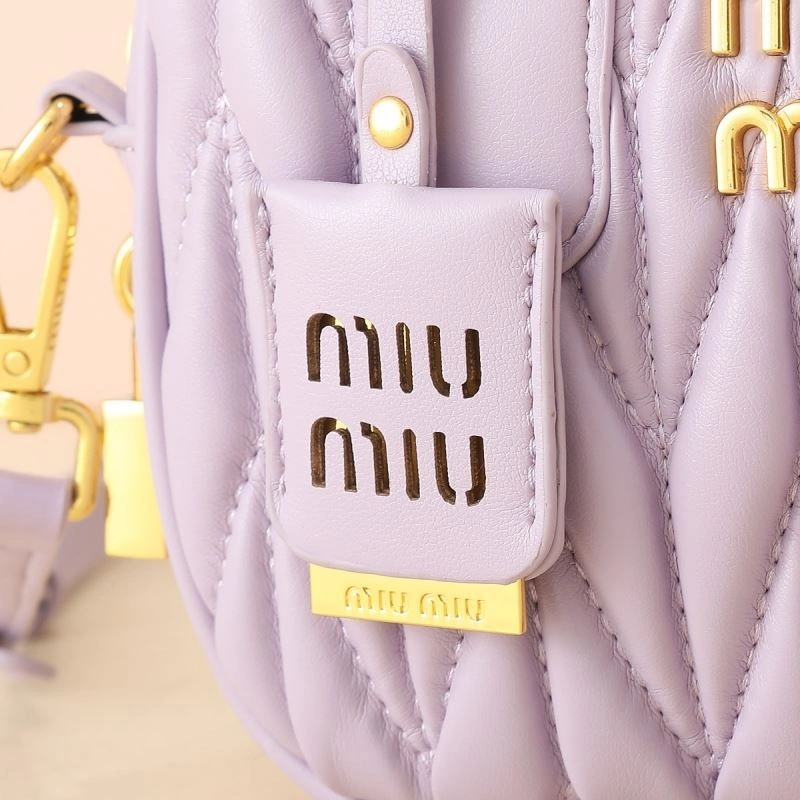 Miu Miu Top Handle Bags WellDesigned 87282