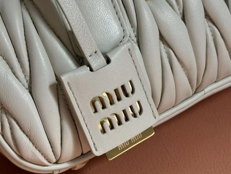 Compact Miu Miu Top Handle Bags 49068
