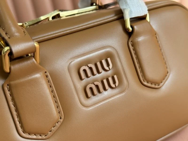 Miu Miu Top Handle Bags Premium 49055
