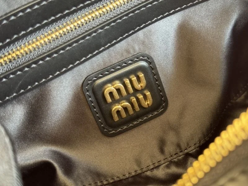 Miu Miu Top Handle Bags Durable 49056