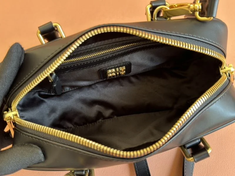 Miu Miu Top Handle Bags Durable 49056