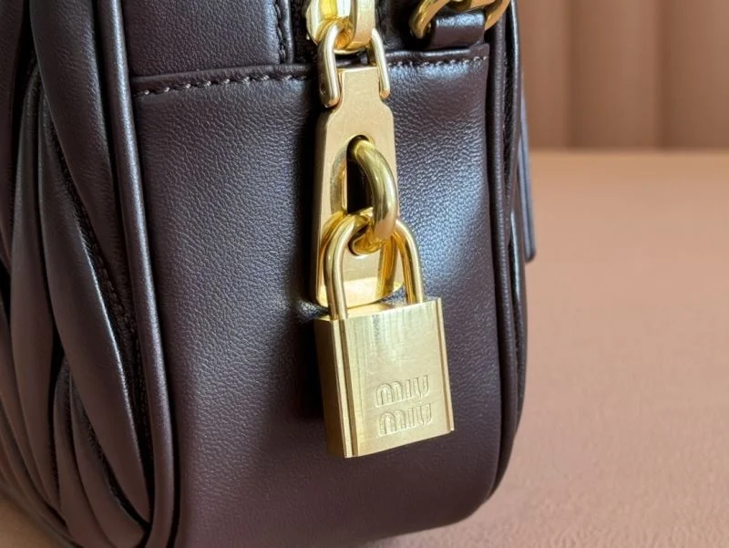 Miu Miu Top Handle Bags FastDry 49015
