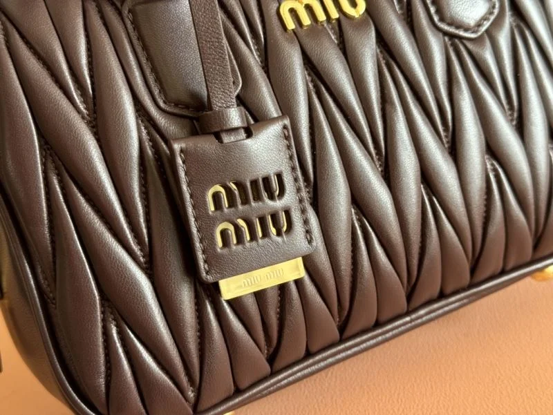 Miu Miu Top Handle Bags FastDry 49015