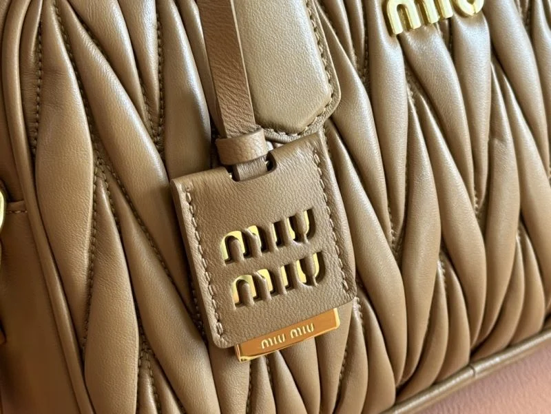 Lightweight Miu Miu Top Handle Bags 49016