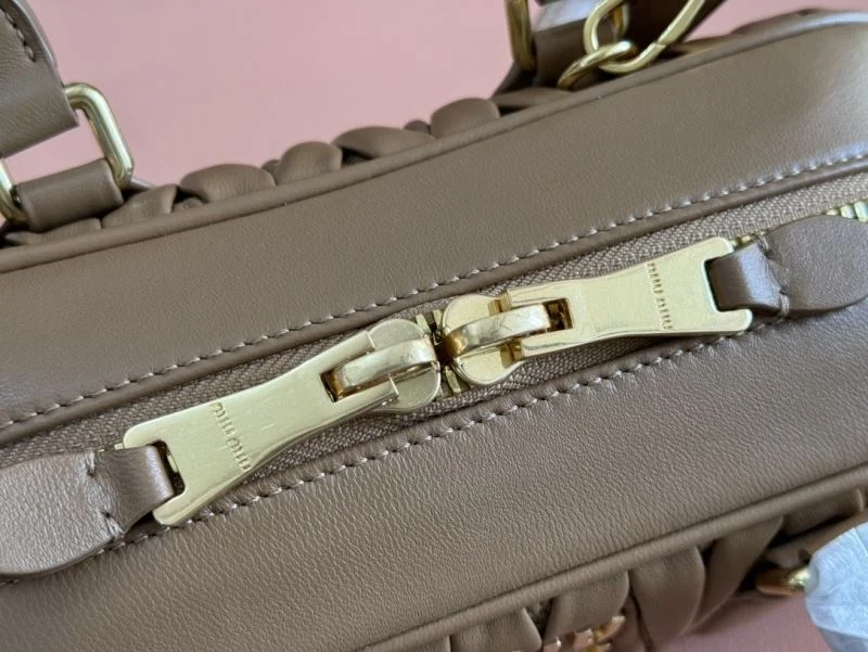 Miu Miu Top Handle Bags OnTrend 49006