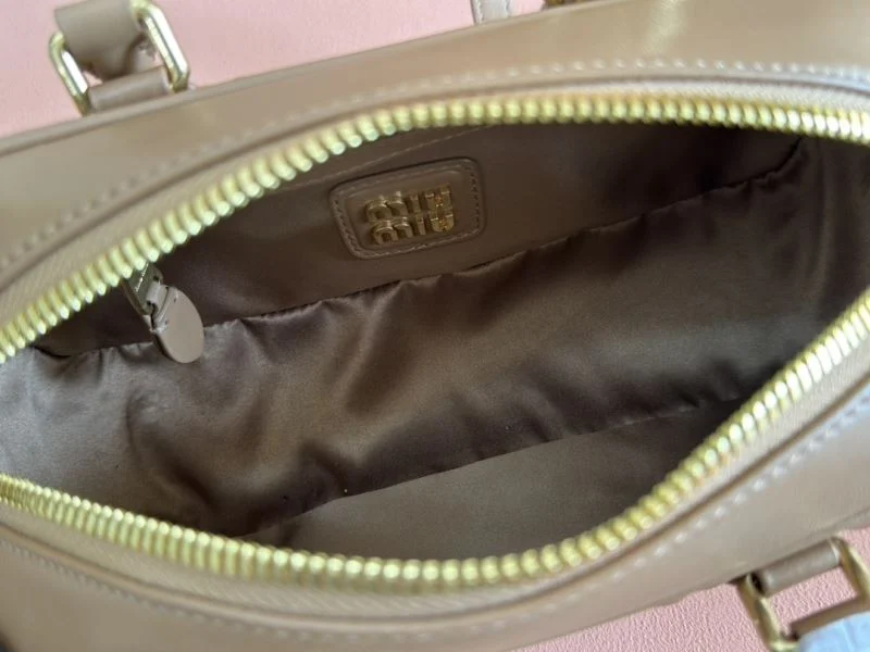 Miu Miu Top Handle Bags OnTrend 49006