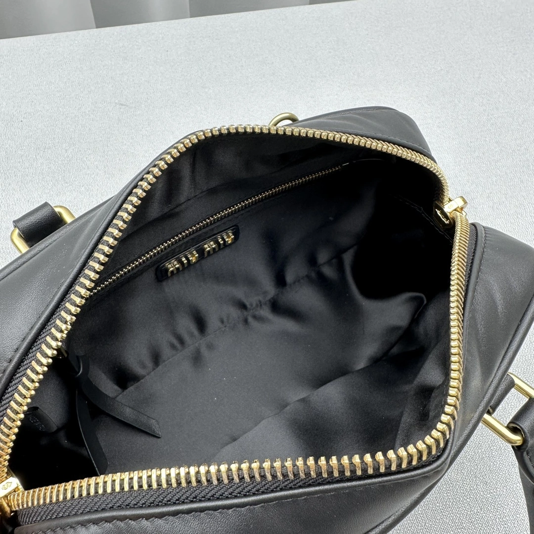 SunProtective Miu Miu Top Handle Bags 69542