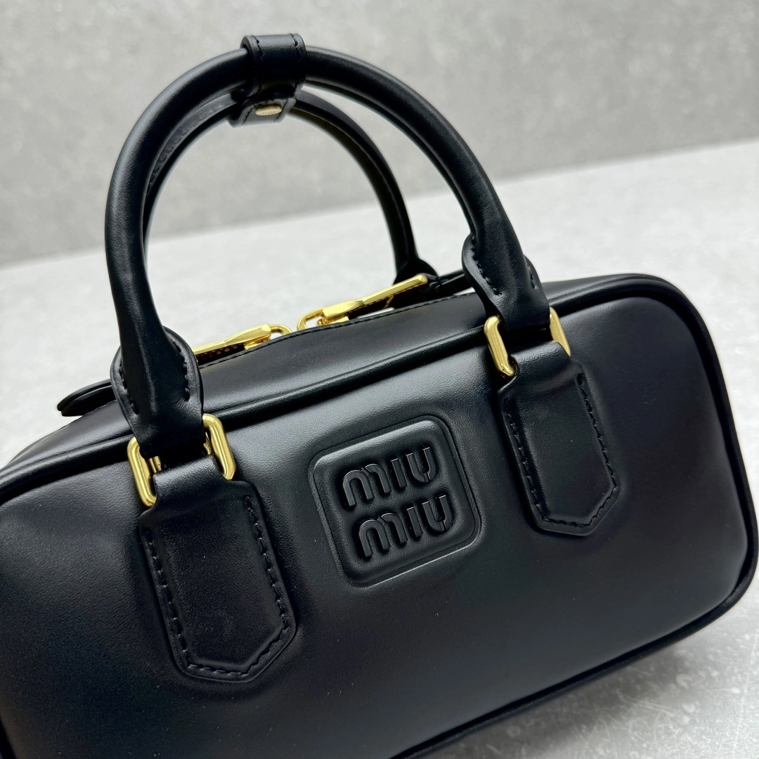 Miu Miu Top Handle Bags Supportive 69510