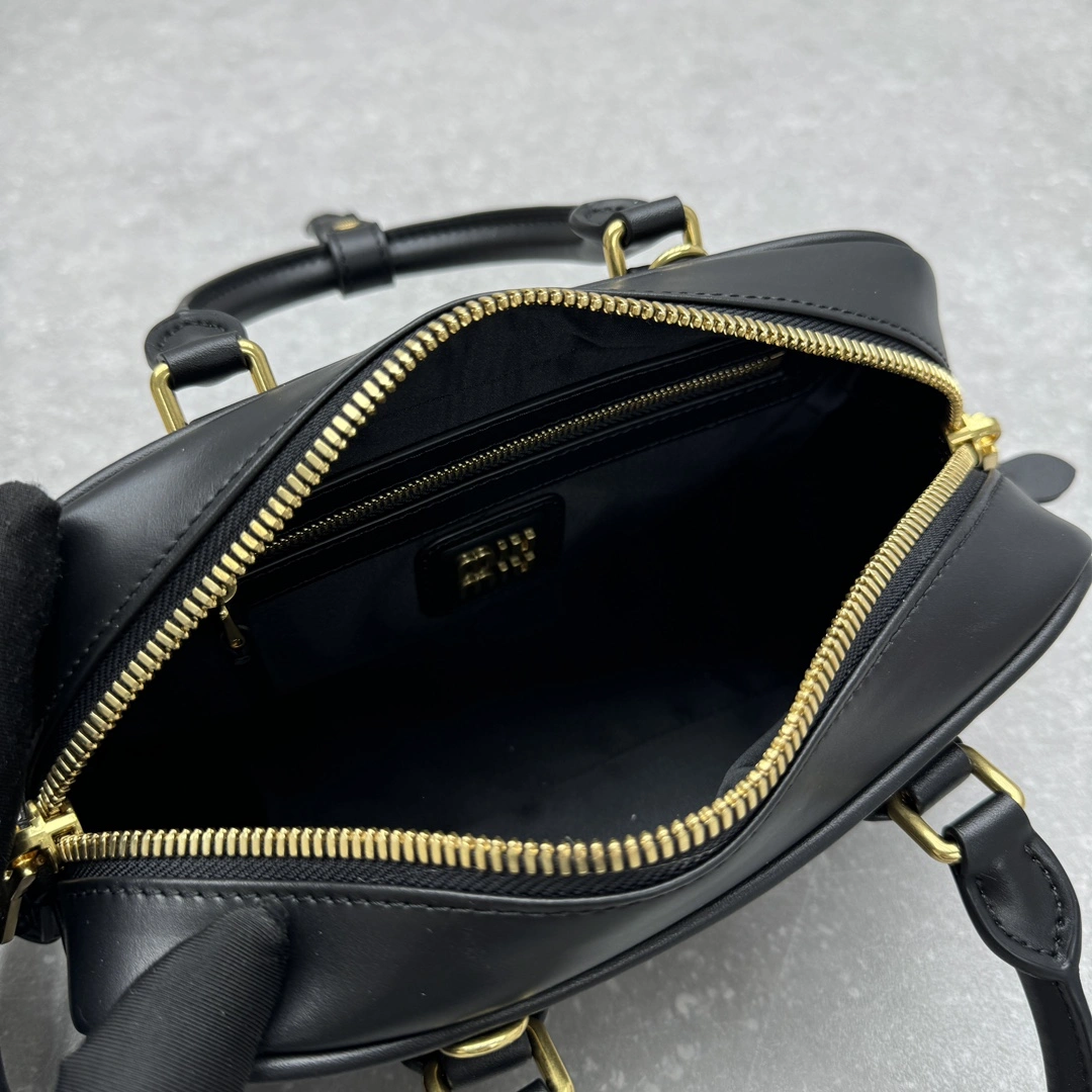 Miu Miu Top Handle Bags Supportive 69510