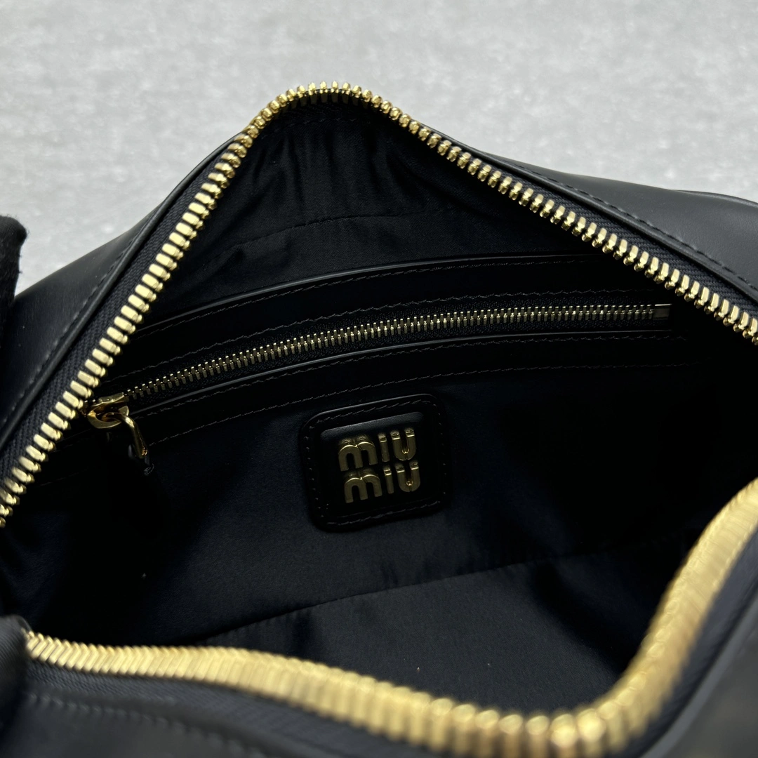 Miu Miu Top Handle Bags Supportive 69510