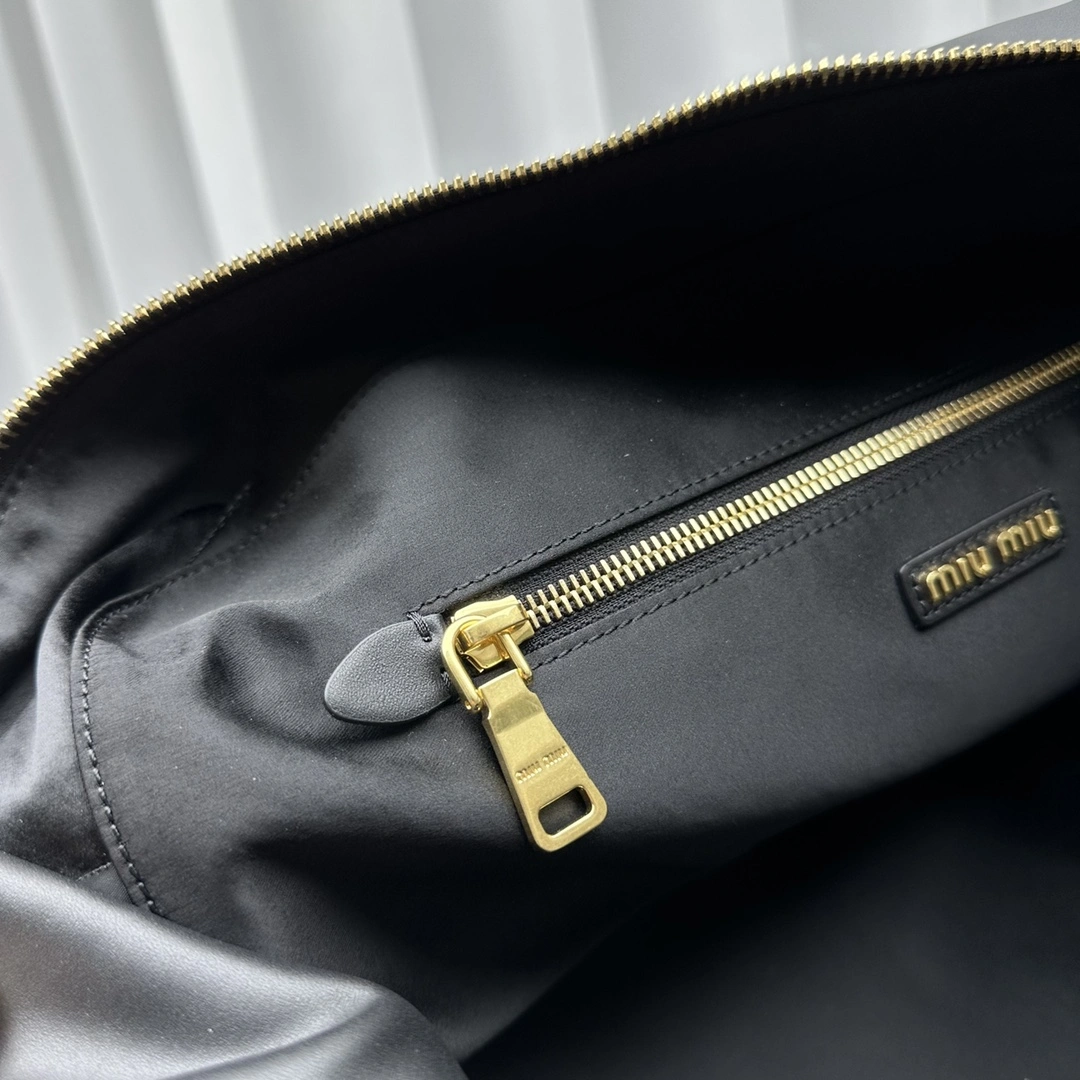Snug Miu Miu Top Handle Bags 69499