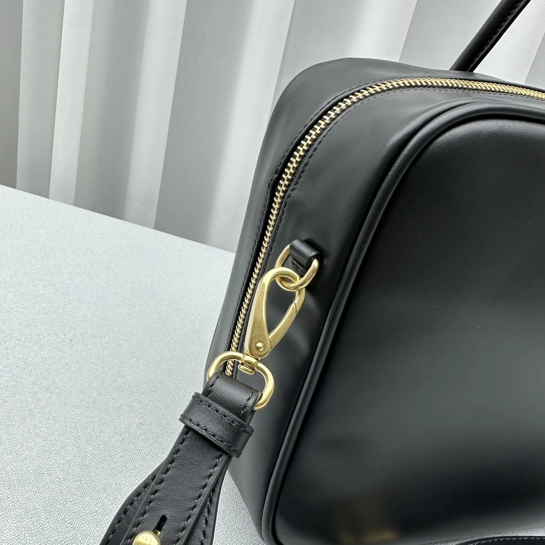 Miu Miu Top Handle Bags Elegant 69495