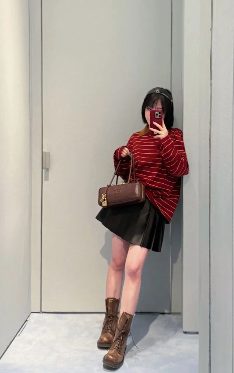 Lightweight Miu Miu Top Handle Bags 55649