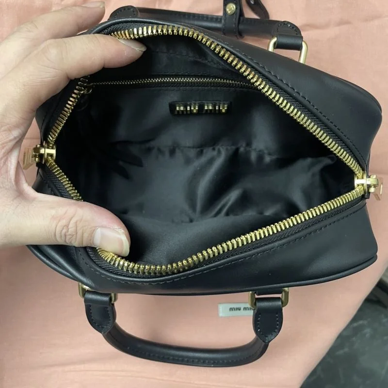 Miu Miu Top Handle Bags Snug 43758