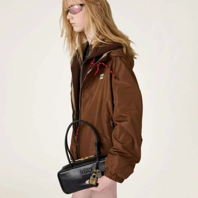 Miu Miu Top Handle Bags WellDesigned 43506