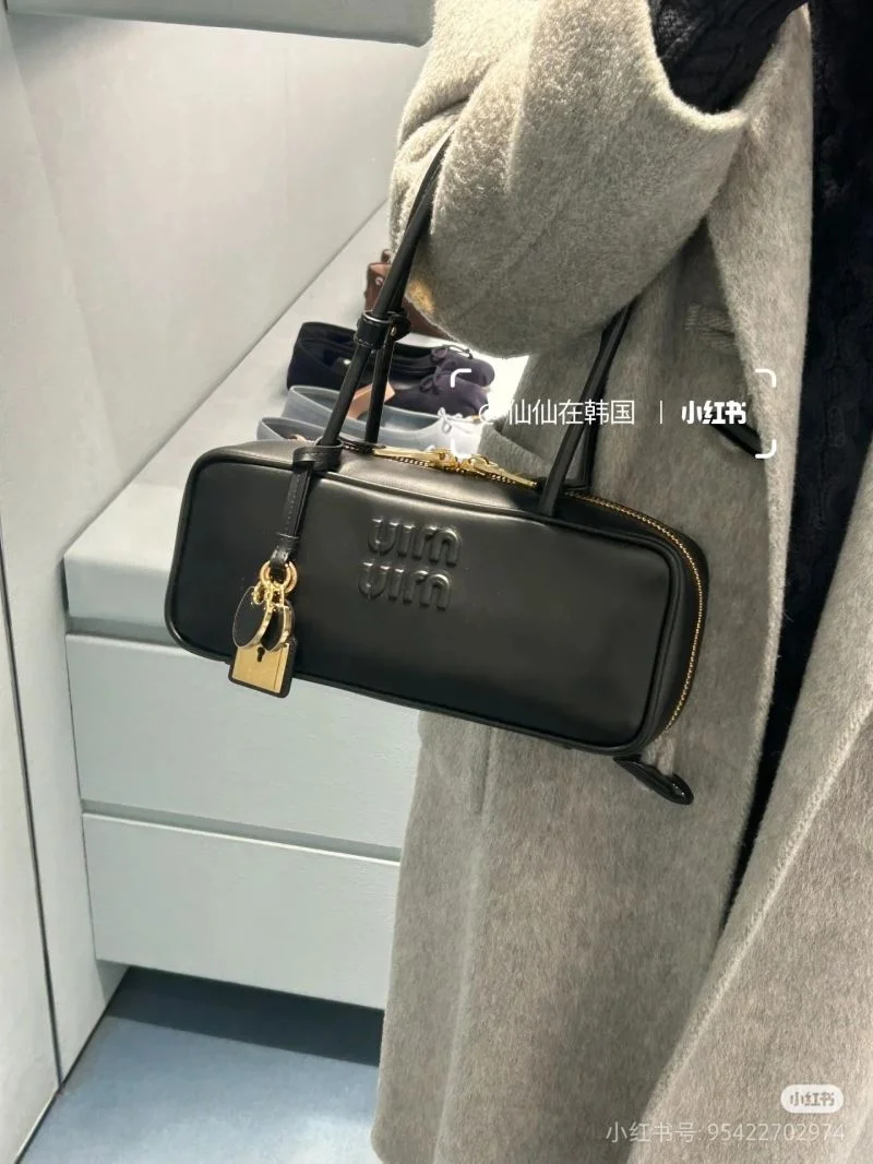 Miu Miu Top Handle Bags WellDesigned 43506