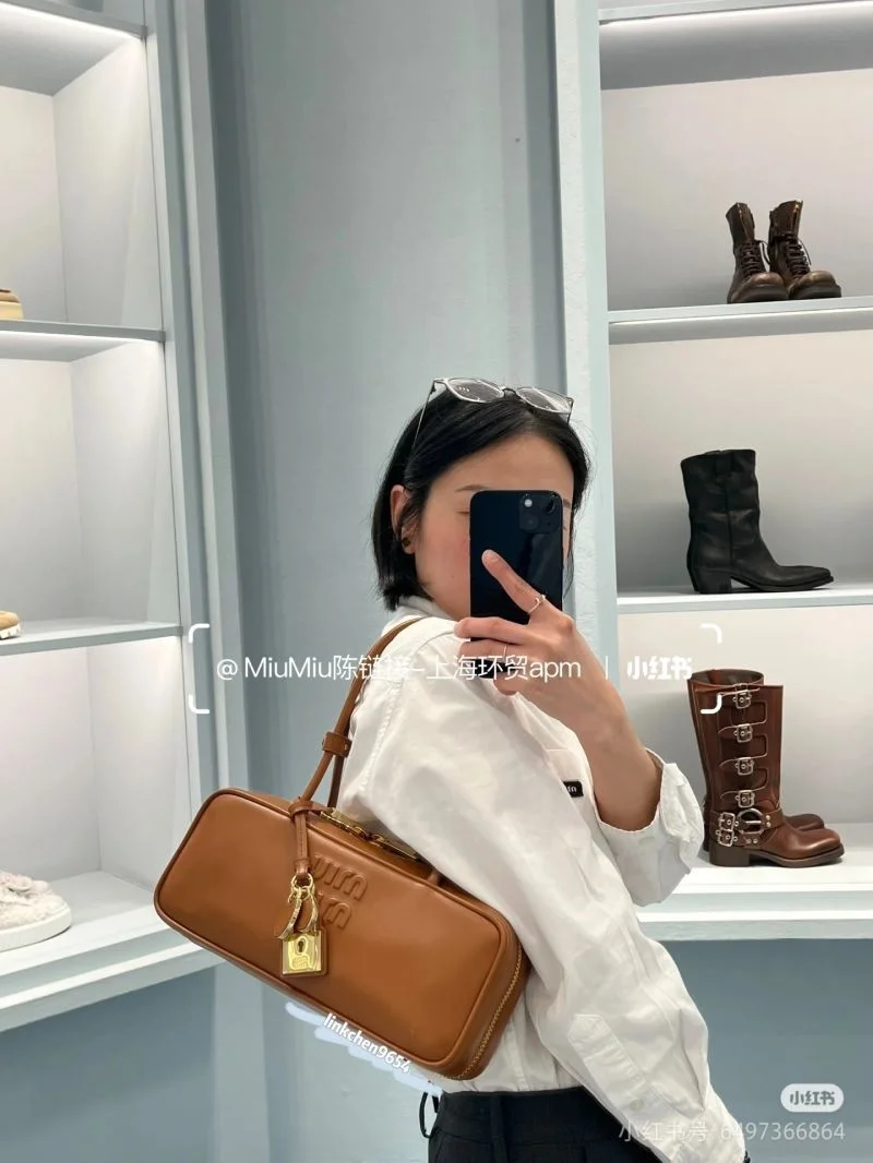 RelaxedFit Miu Miu Top Handle Bags 43507