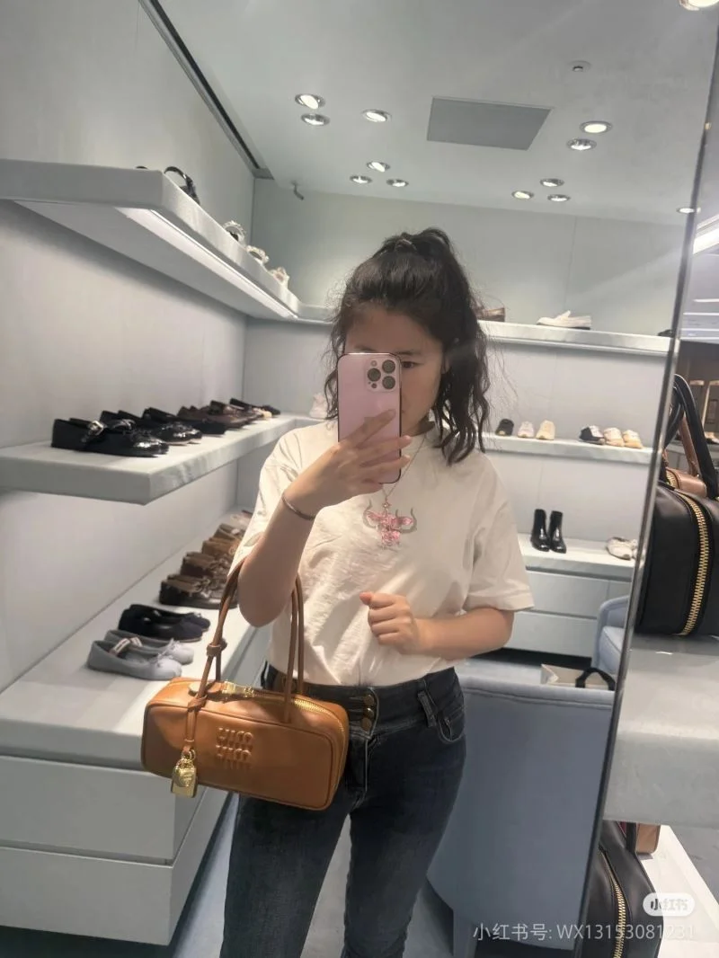 RelaxedFit Miu Miu Top Handle Bags 43507