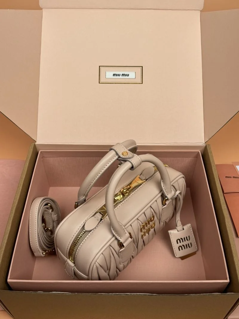 Miu Miu Top Handle Bags WellDesigned 55913