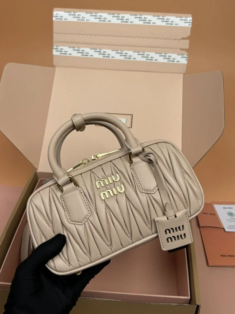 Miu Miu Top Handle Bags WellDesigned 55913