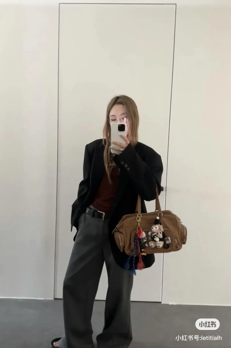 Miu Miu Top Handle Bags WellDesigned 55874