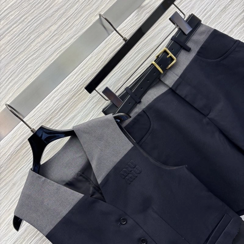 Fashionable Miu Miu Vest 150974