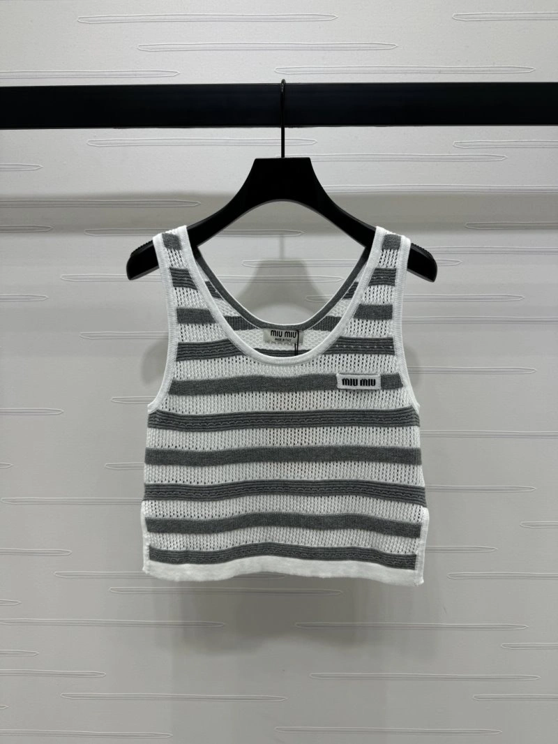 Miu Miu Vest Versatile 150950